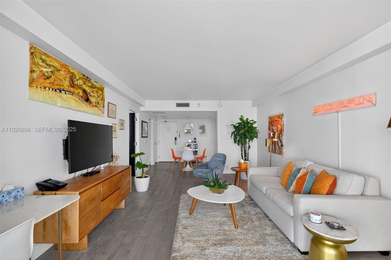 1100 West Ave, Unit 624, Miami Beach, FL 33139 Photo