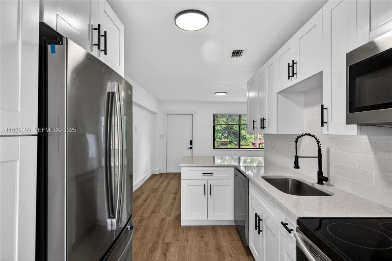 2633 NE 13th Ave, Unit 1, Pompano Beach, FL 33064 Photo