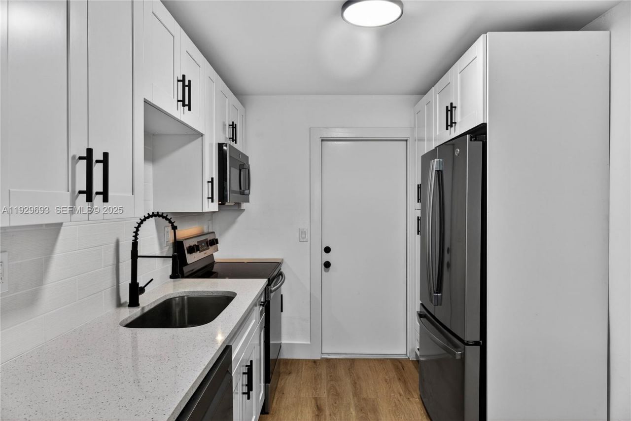 2633 NE 13th Ave, Unit 1, Pompano Beach, FL 33064 Photo