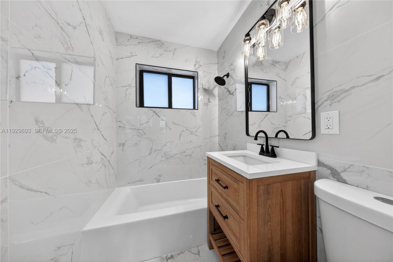 2633 NE 13th Ave, Unit 1, Pompano Beach, FL 33064 Photo