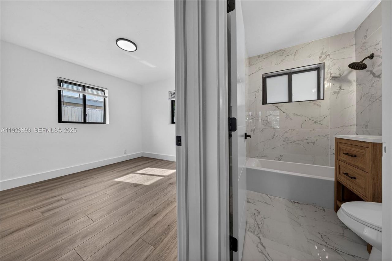 2633 NE 13th Ave, Unit 1, Pompano Beach, FL 33064 Photo