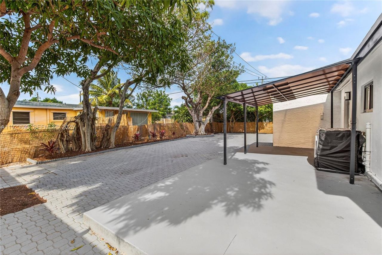 2633 NE 13th Ave, Unit 1, Pompano Beach, FL 33064 Photo