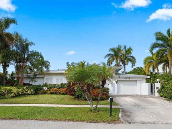 4841 NE 29th Ave, Lighthouse Point, FL 33064