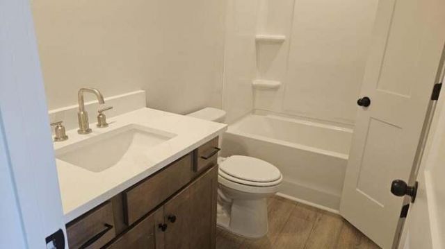 255 Huguenot Trail Photo 13