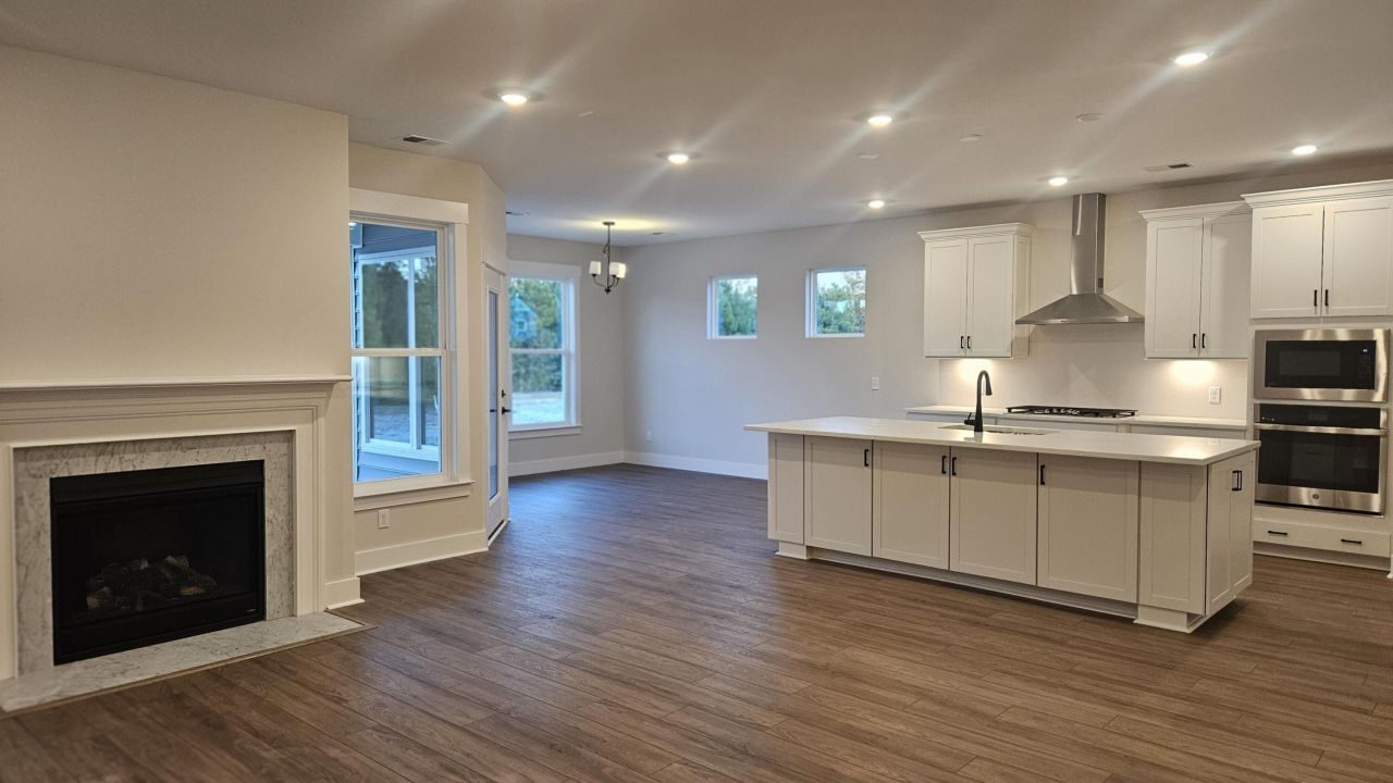 255 Huguenot Trail Photo 7