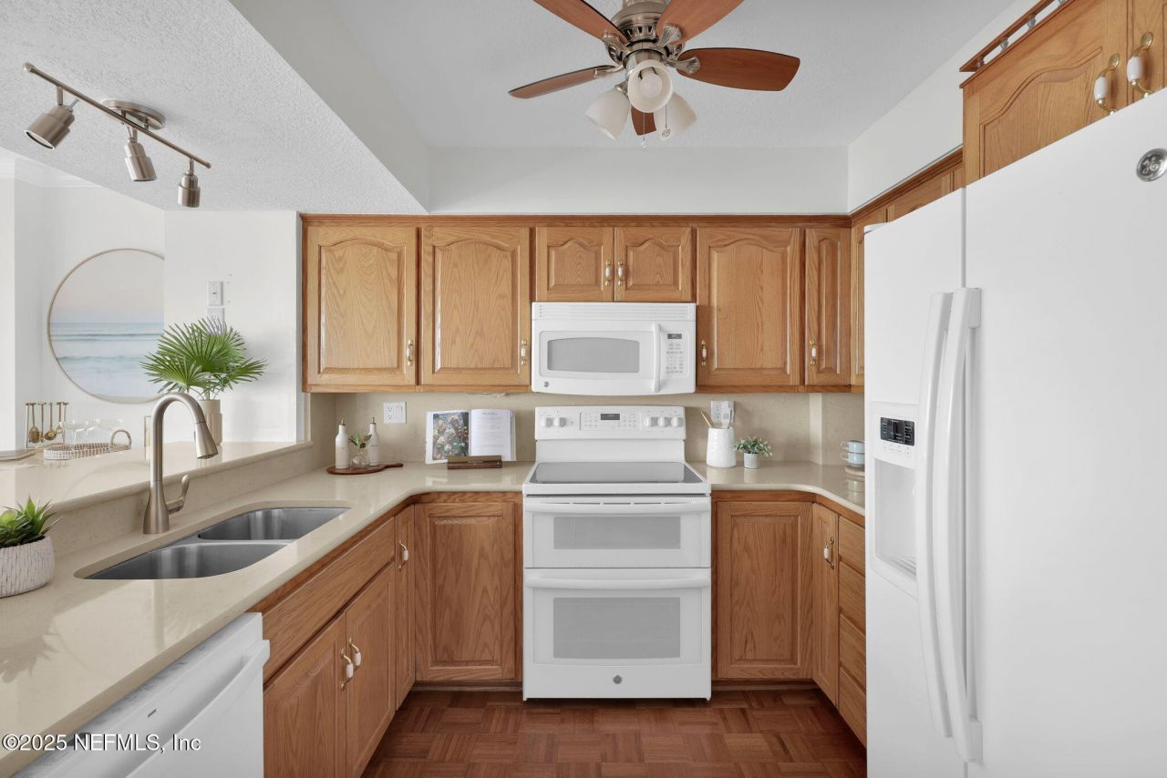 4401 Lakeside Drive, Unit 1204, Jacksonville, FL 32210 Photo