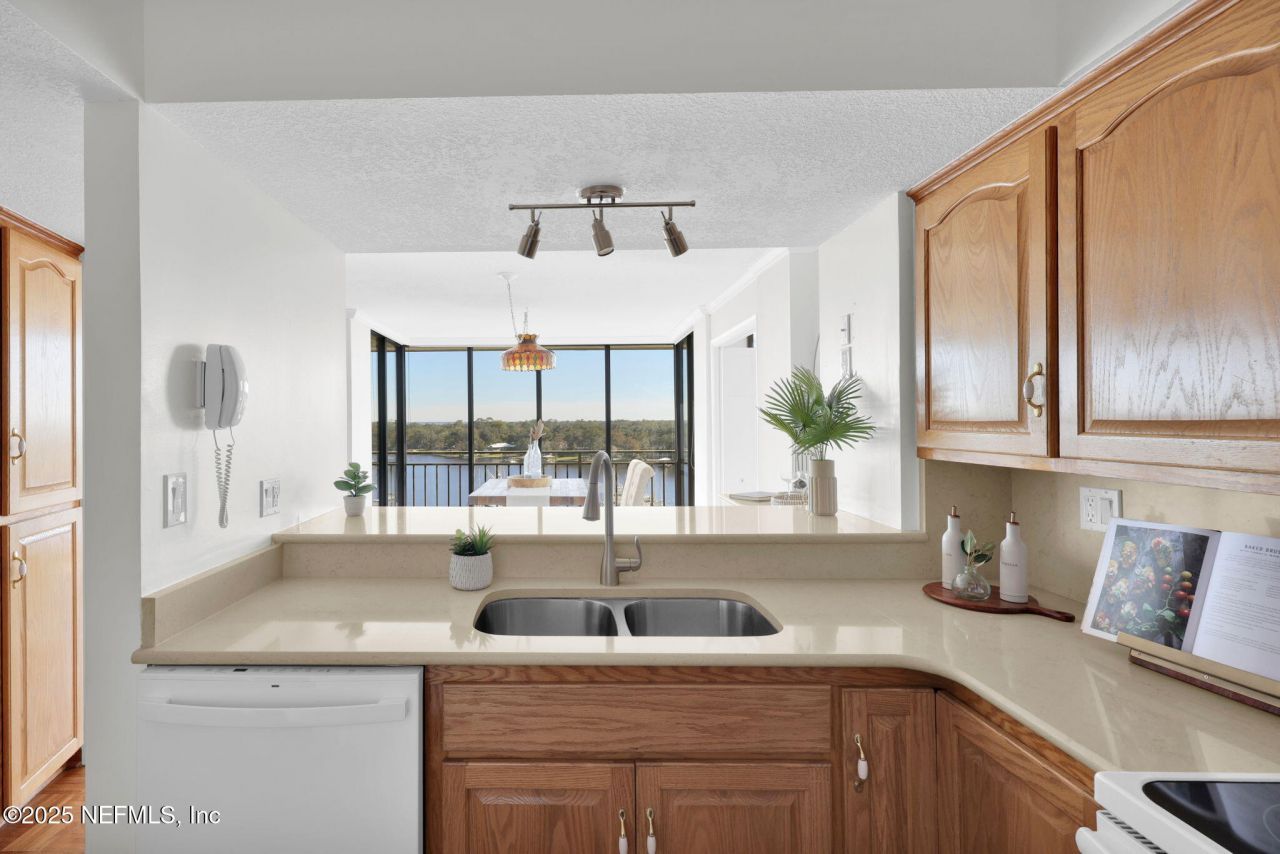 4401 Lakeside Drive, Unit 1204, Jacksonville, FL 32210 Photo