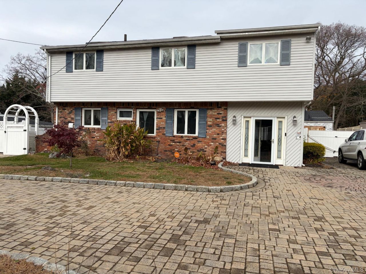 5 Joy Road, Selden, NY 11784 Main Photo