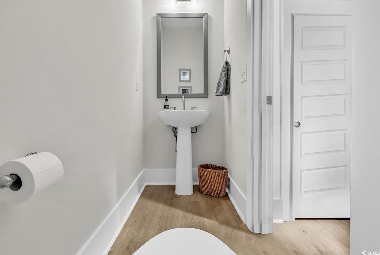 6488 Berg St. Photo 37