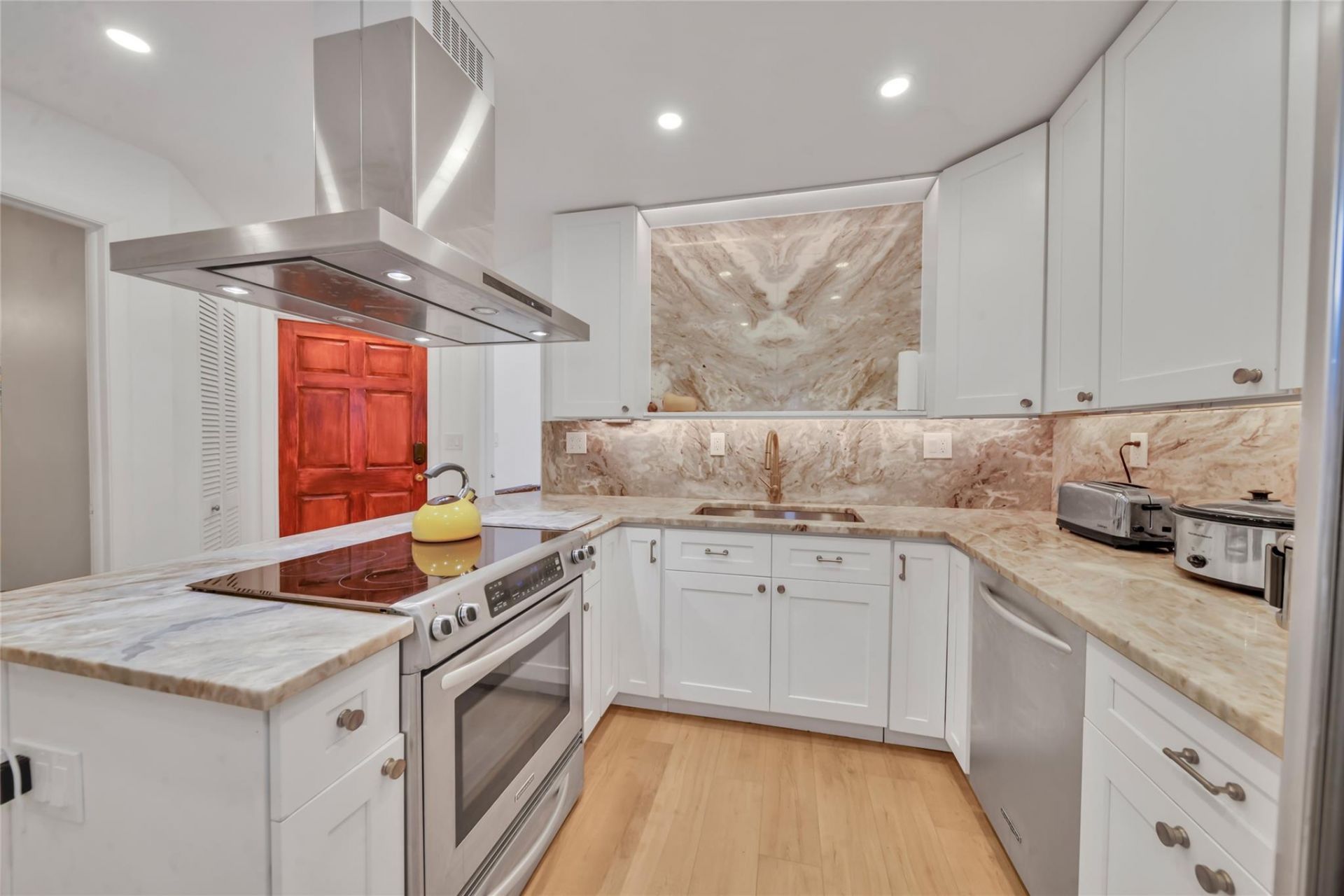 200 NE 17th Court, Unit 805, Fort Lauderdale, FL 33305 Photo