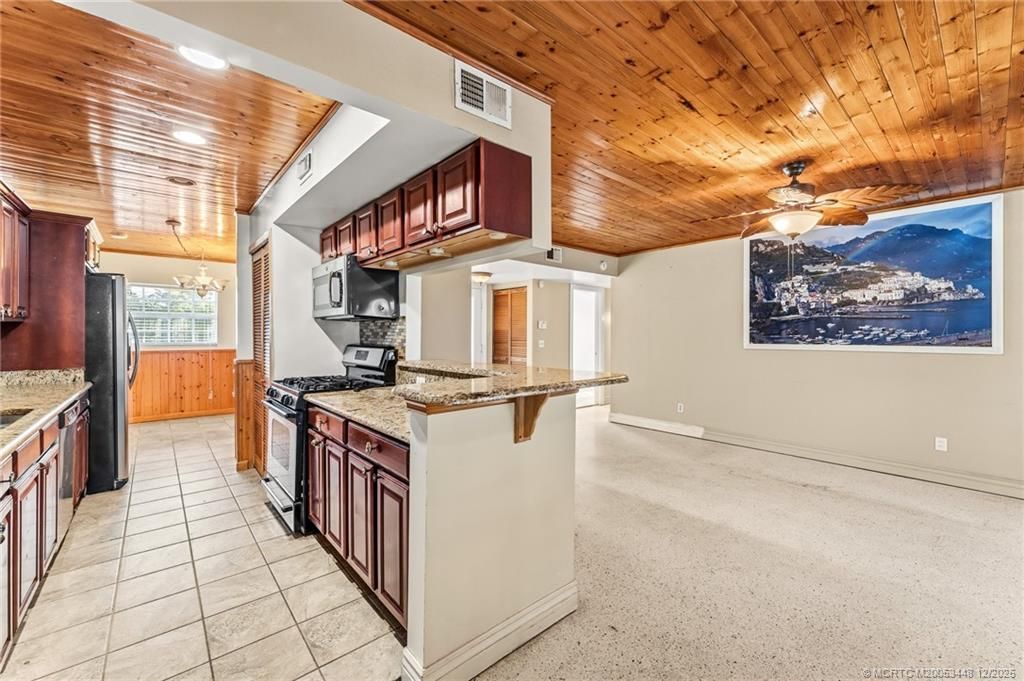 1425 SE San Sovina Terrace, Port Saint Lucie, FL 34952 Photo