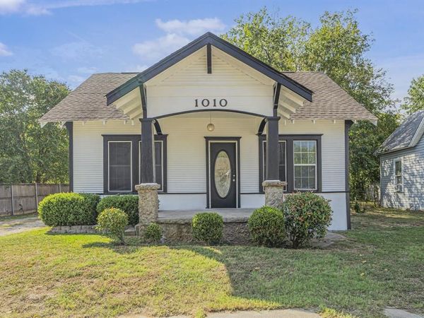 1010 E Main Street, Gainesville, TX 76240