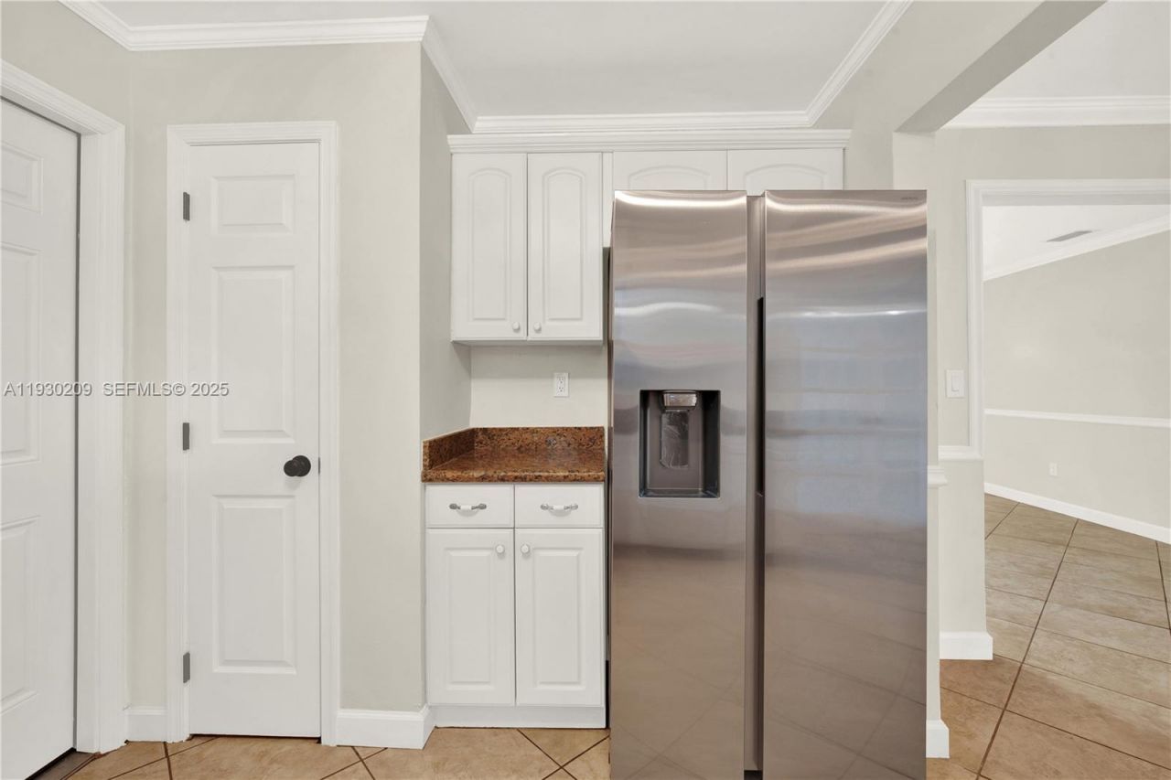 9312 SW 182nd St, Palmetto Bay, FL 33157 Photo