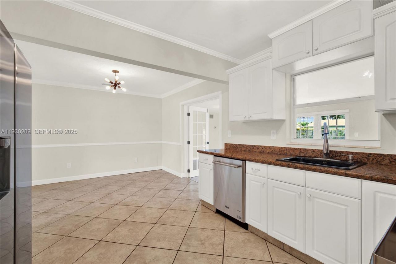 9312 SW 182nd St, Palmetto Bay, FL 33157 Photo