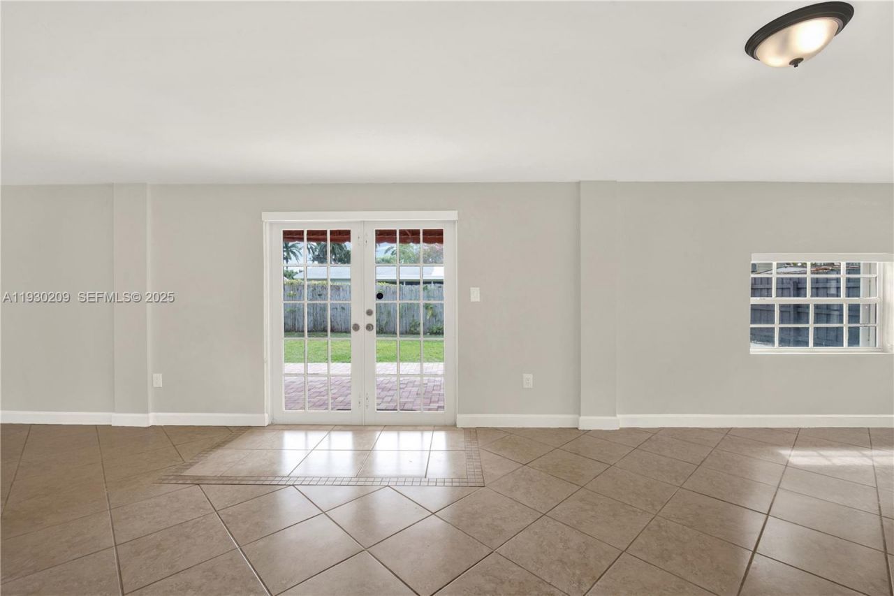 9312 SW 182nd St, Palmetto Bay, FL 33157 Photo