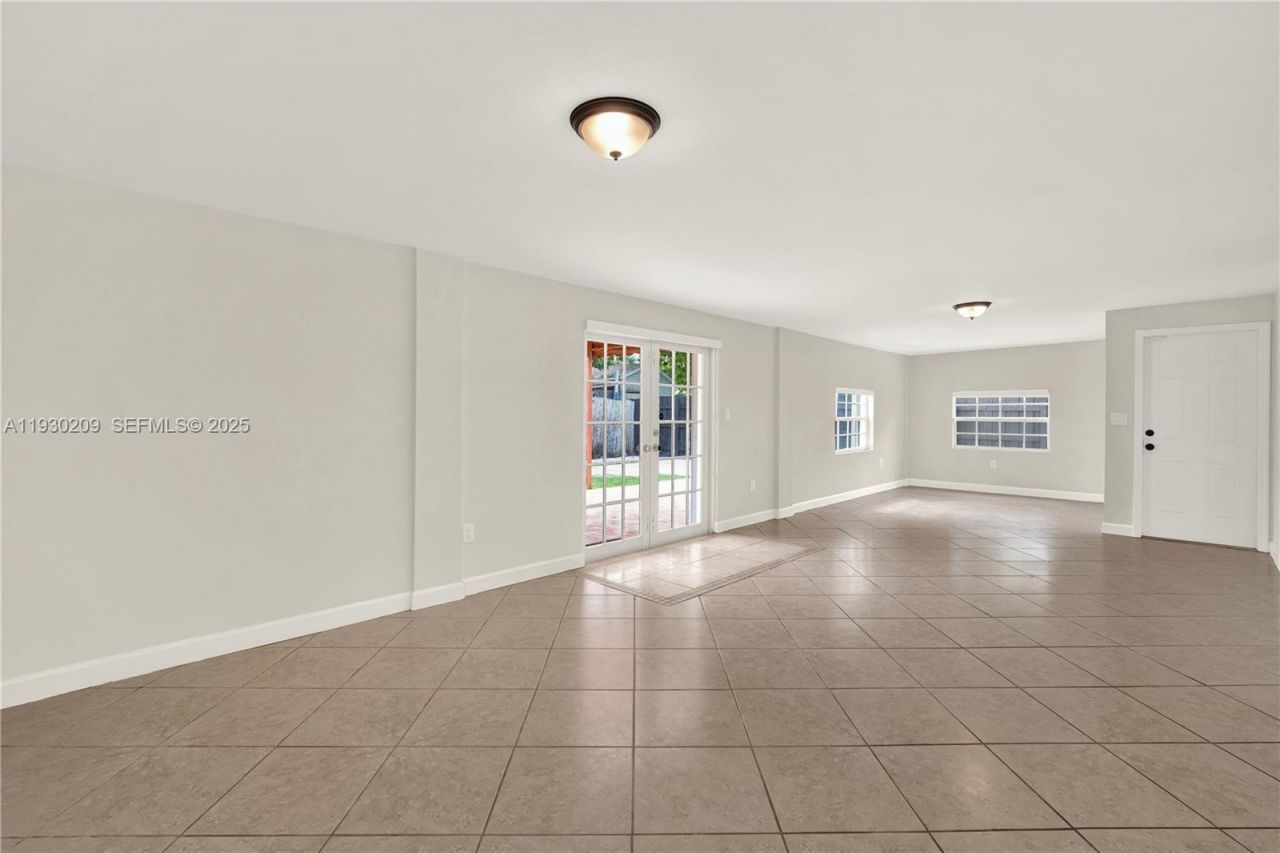 9312 SW 182nd St, Palmetto Bay, FL 33157 Photo