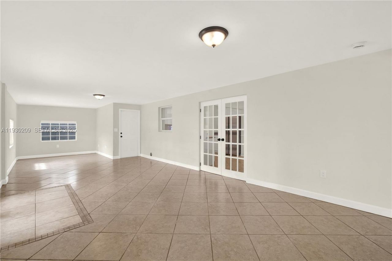 9312 SW 182nd St, Palmetto Bay, FL 33157 Photo