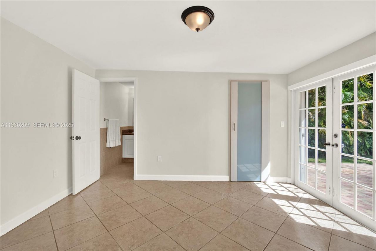 9312 SW 182nd St, Palmetto Bay, FL 33157 Photo