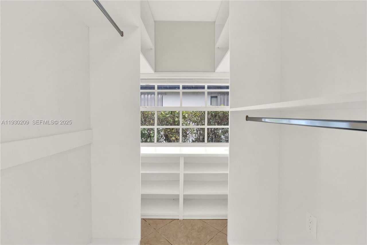 9312 SW 182nd St, Palmetto Bay, FL 33157 Photo