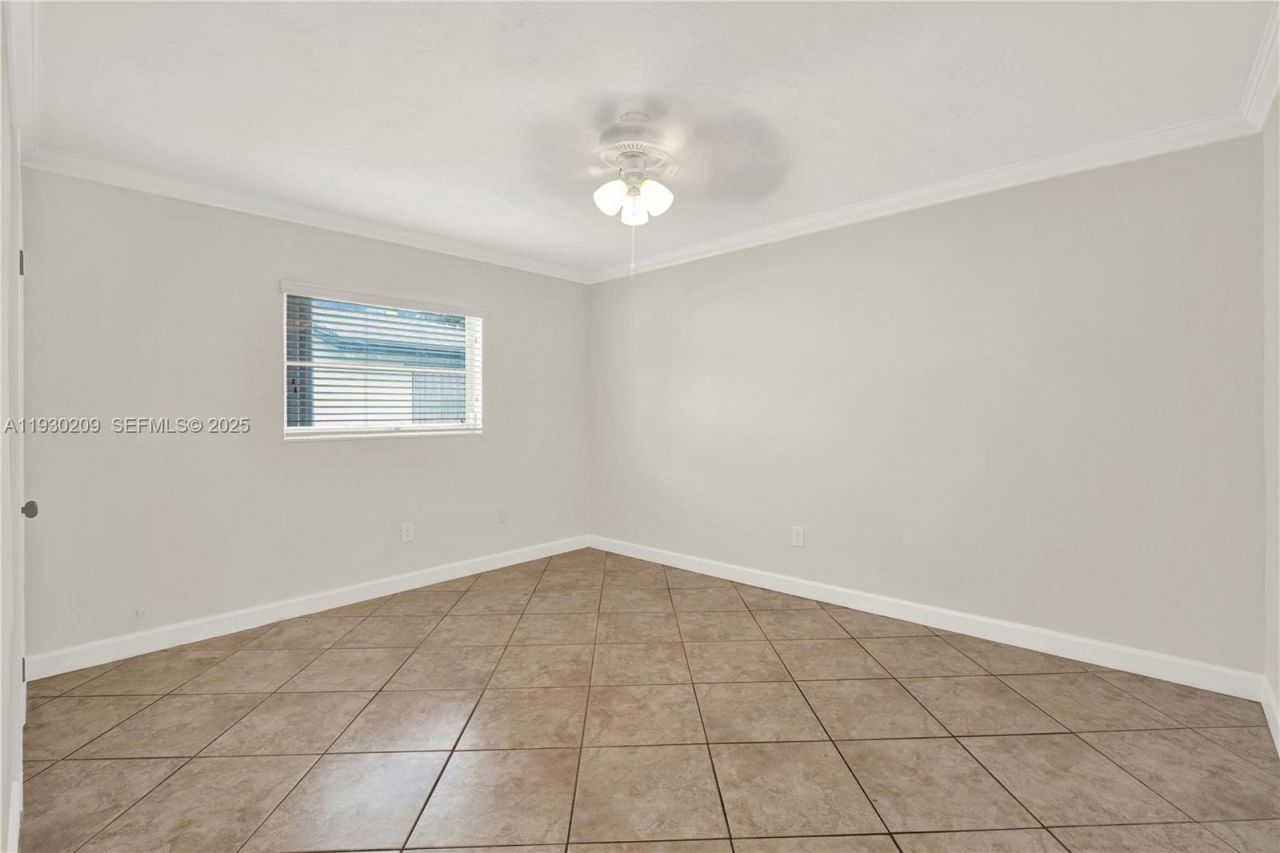 9312 SW 182nd St, Palmetto Bay, FL 33157 Photo