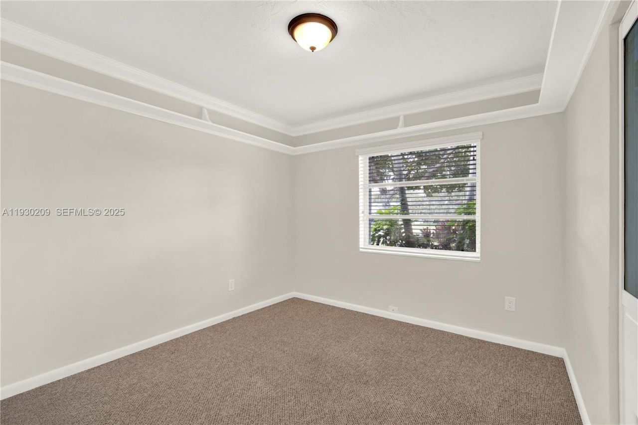 9312 SW 182nd St, Palmetto Bay, FL 33157 Photo