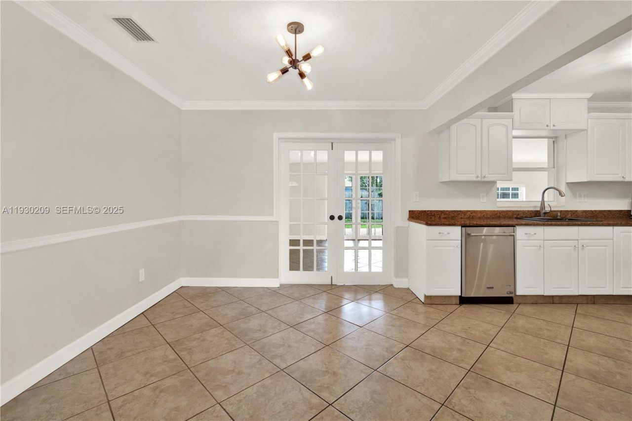 9312 SW 182nd St, Palmetto Bay, FL 33157 Photo