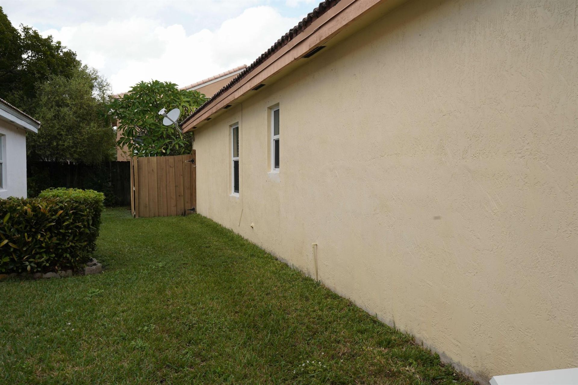 10245 SW 16th Court, Pembroke Pines, FL 33025 Photo