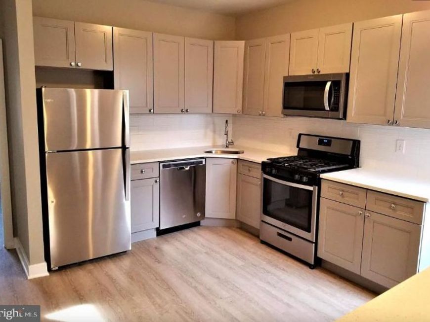 2142 S Broad Street, Philadelphia, PA 19145 Main Photo