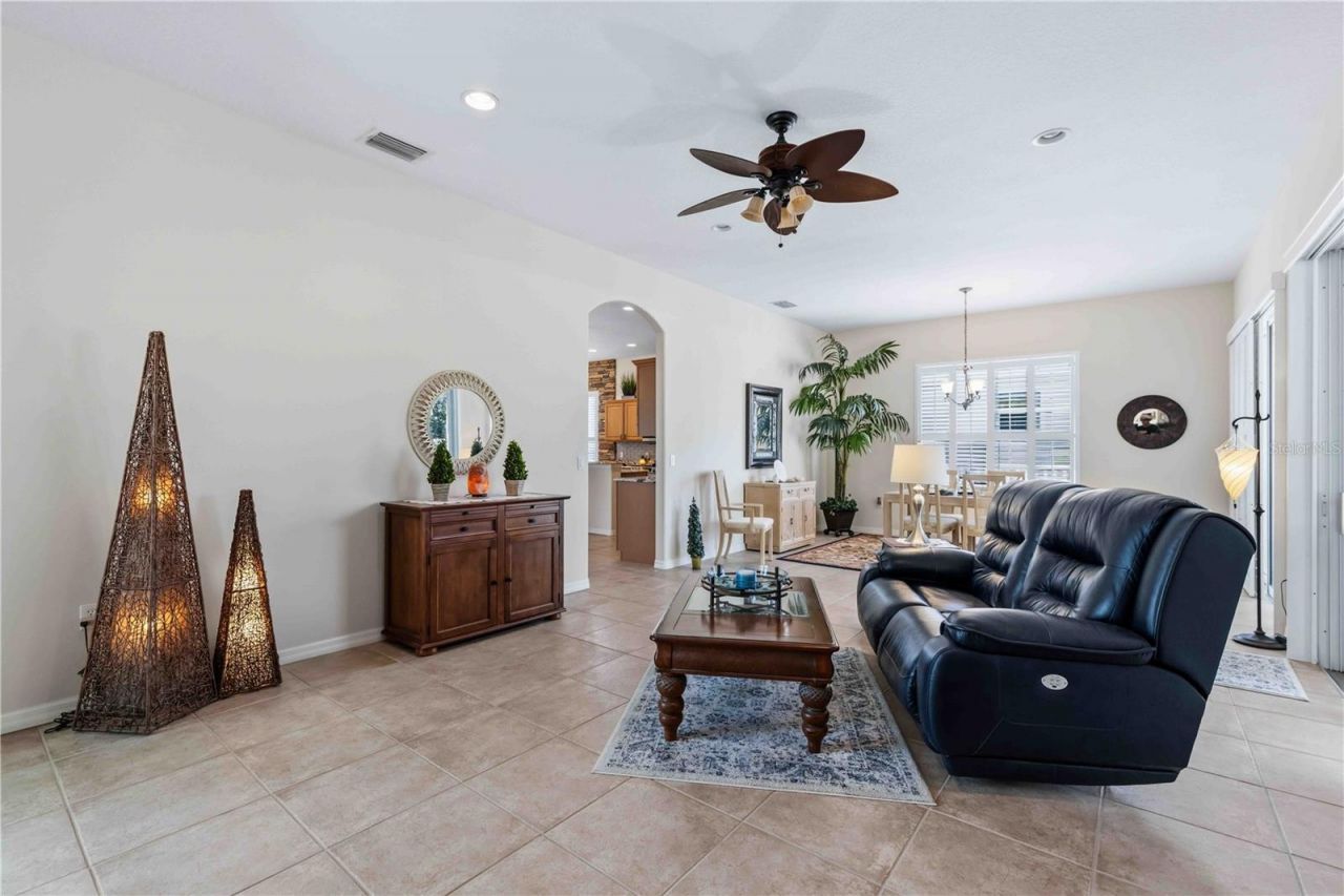 7915 Edmonston Circle, University Park, FL 34201 Photo