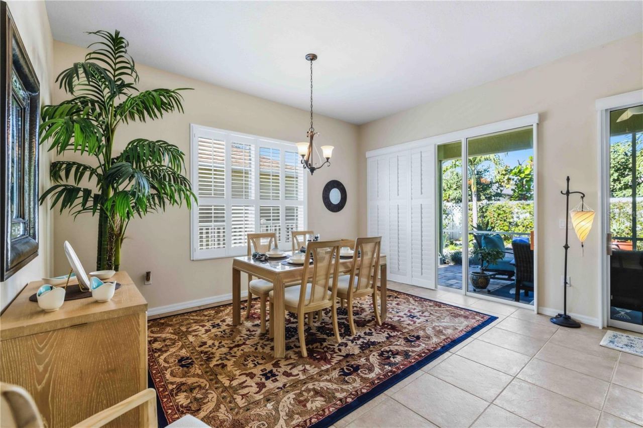 7915 Edmonston Circle, University Park, FL 34201 Photo