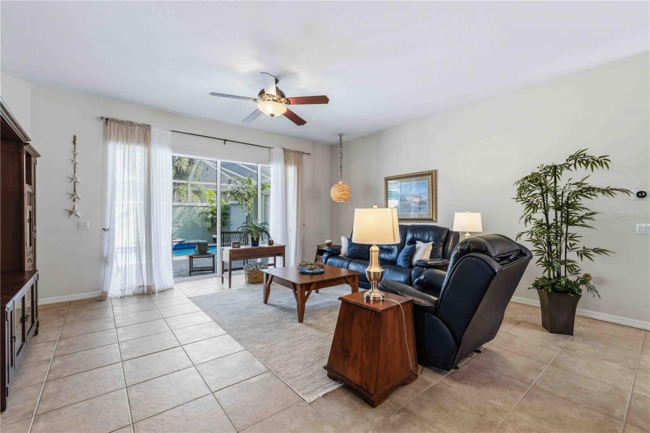 7915 Edmonston Circle, University Park, FL 34201 Photo