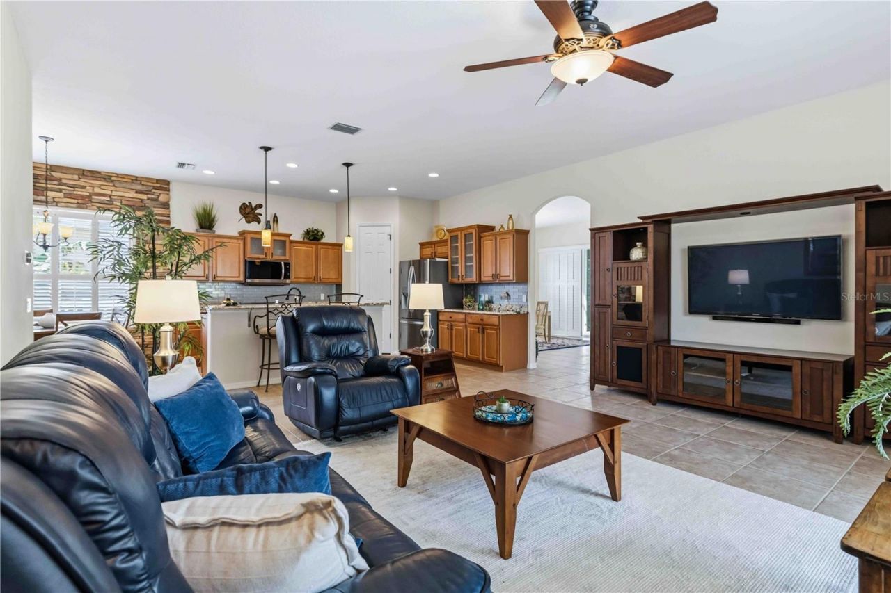 7915 Edmonston Circle, University Park, FL 34201 Photo