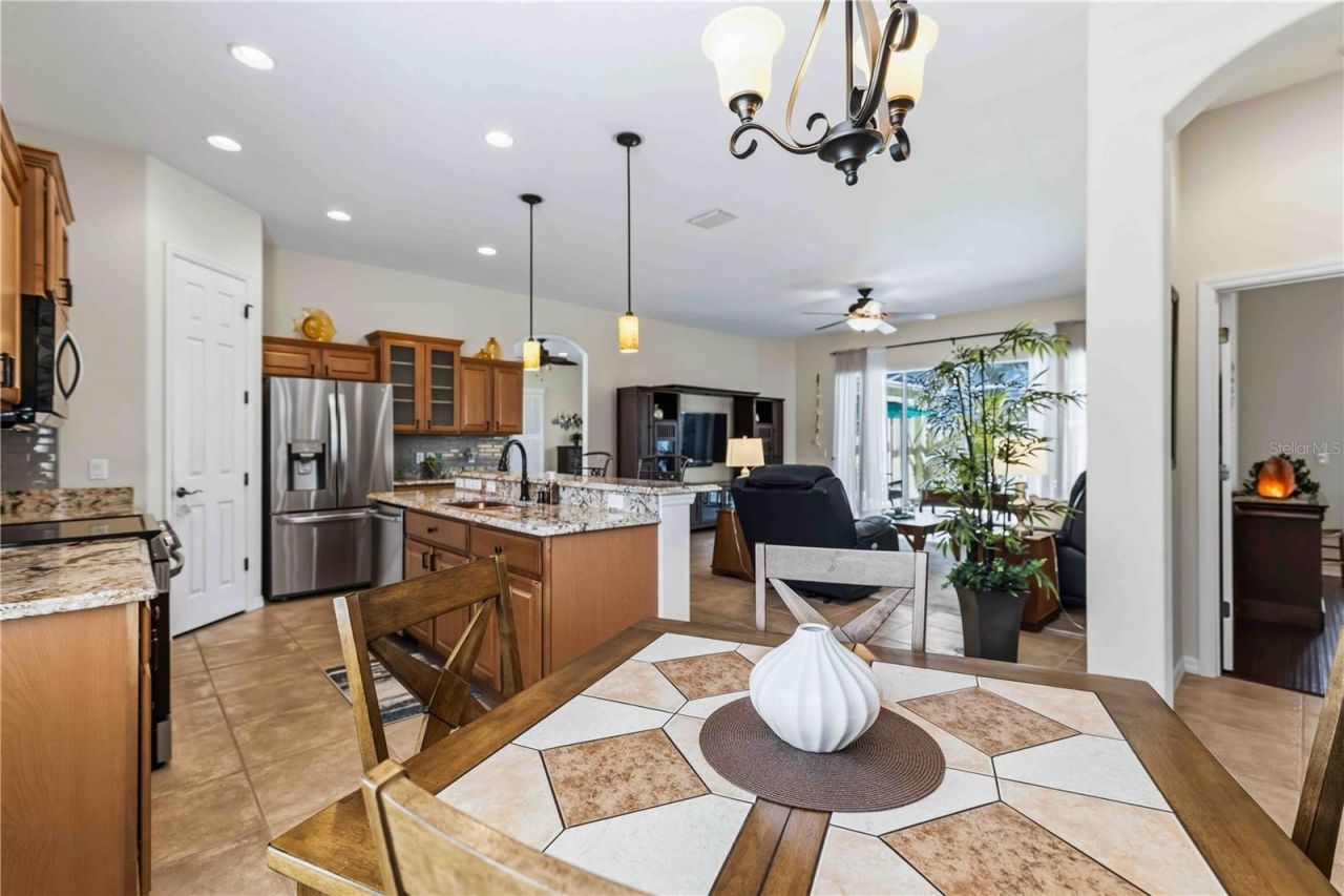 7915 Edmonston Circle, University Park, FL 34201 Photo