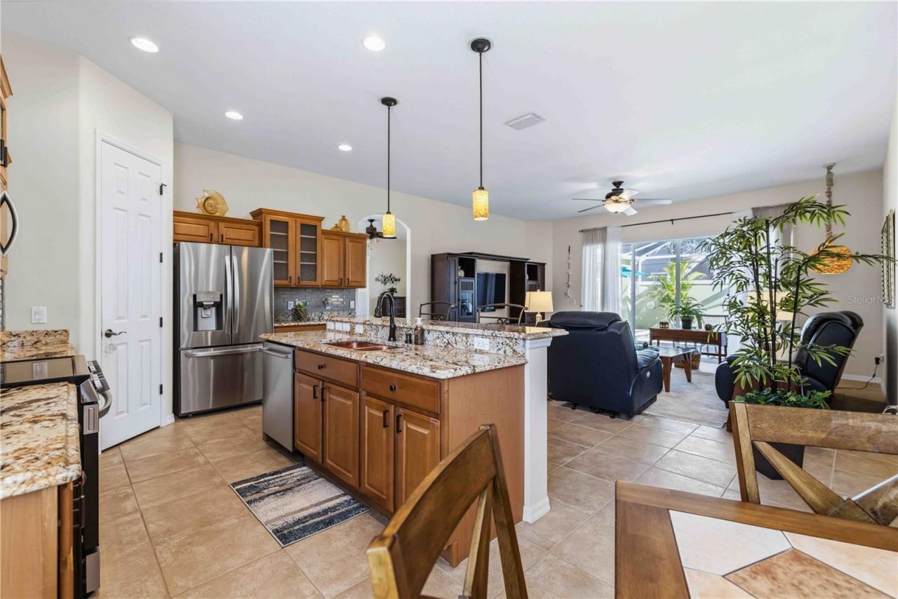 7915 Edmonston Circle, University Park, FL 34201 Photo