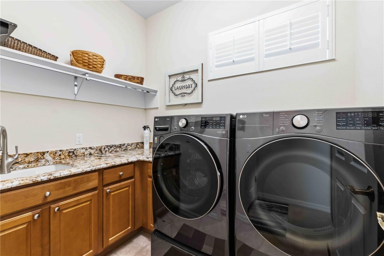 7915 Edmonston Circle, University Park, FL 34201 Photo