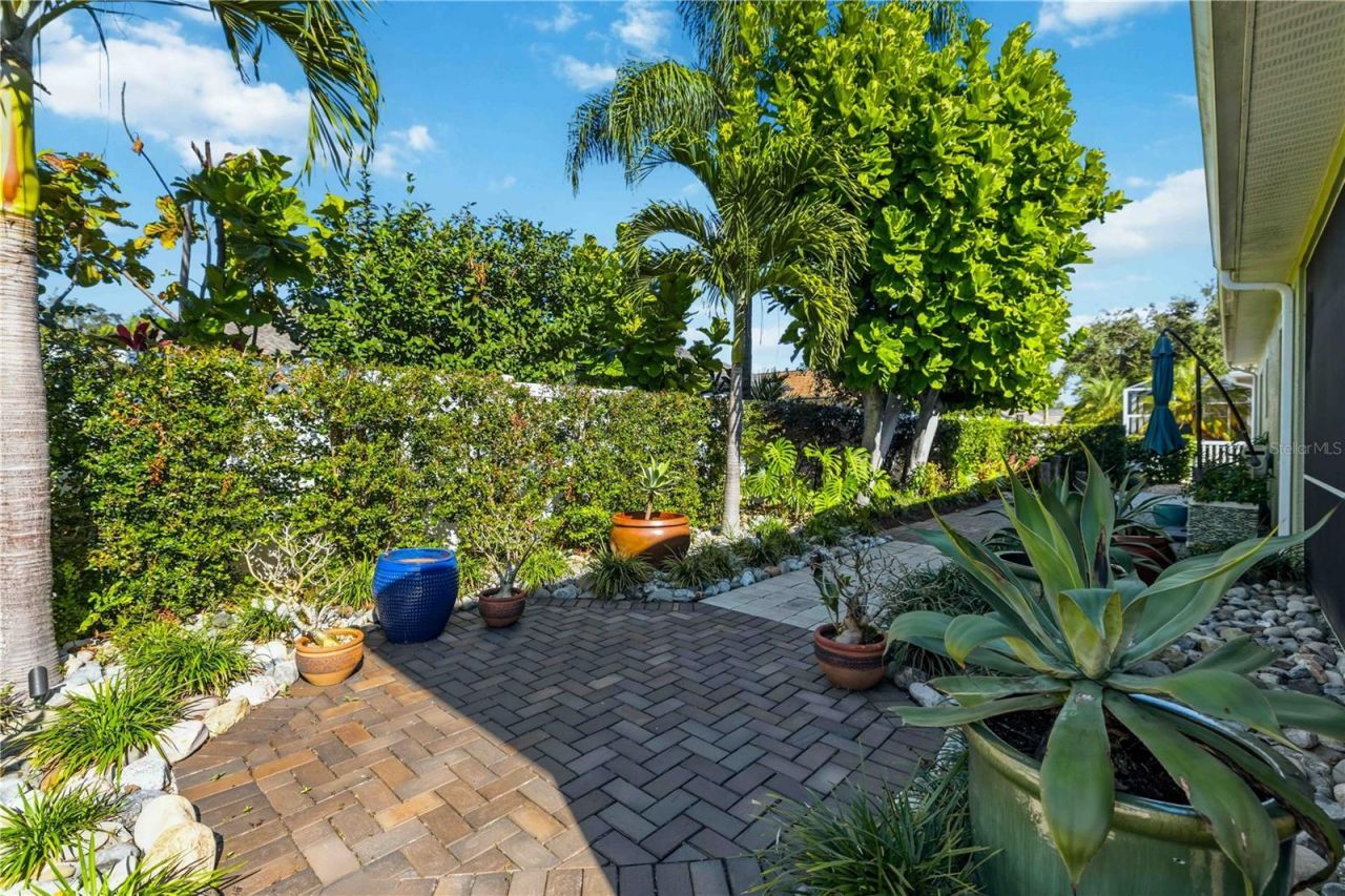 7915 Edmonston Circle, University Park, FL 34201 Photo