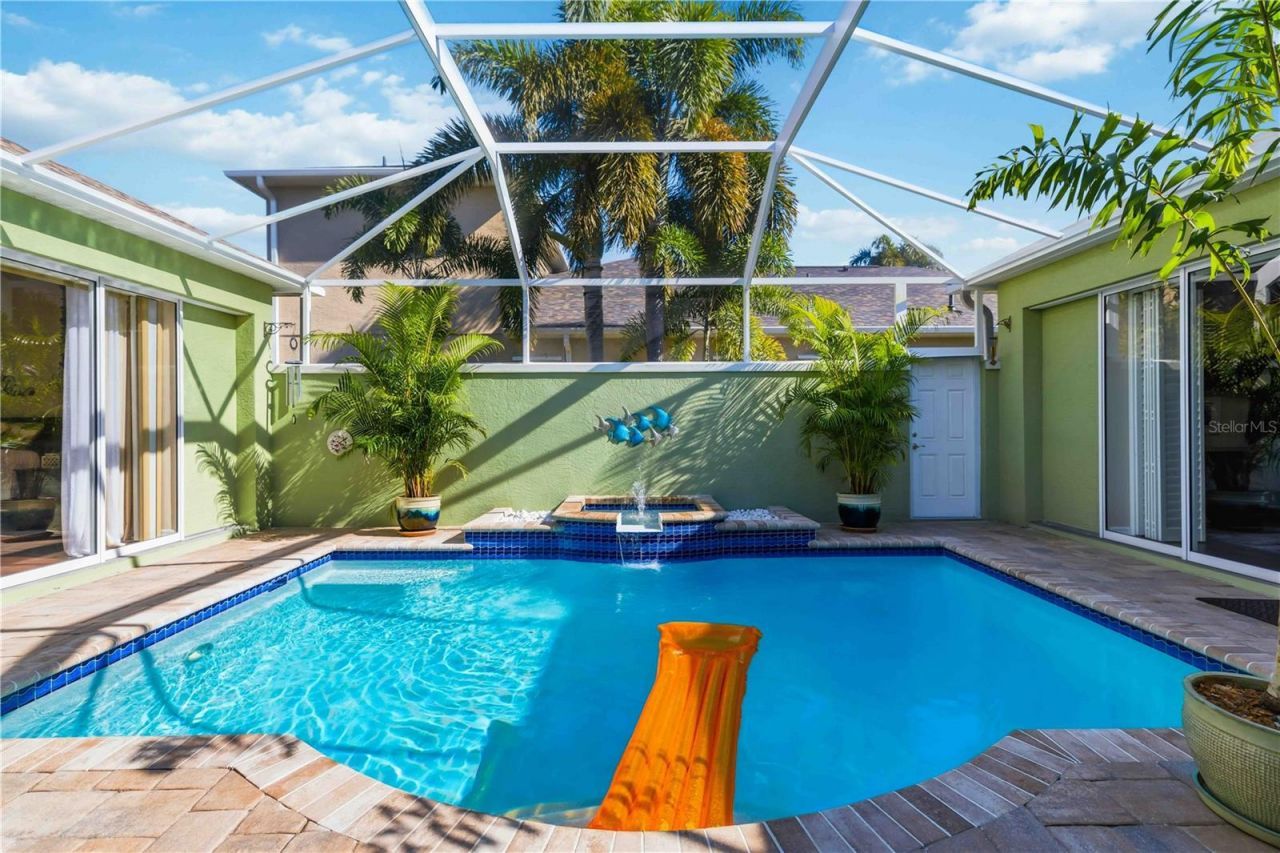 7915 Edmonston Circle, University Park, FL 34201 Photo