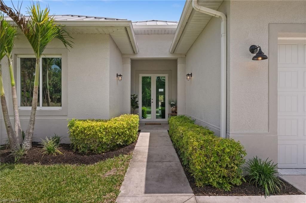 1960 Moulder Dr, Naples, FL 34120 Photo