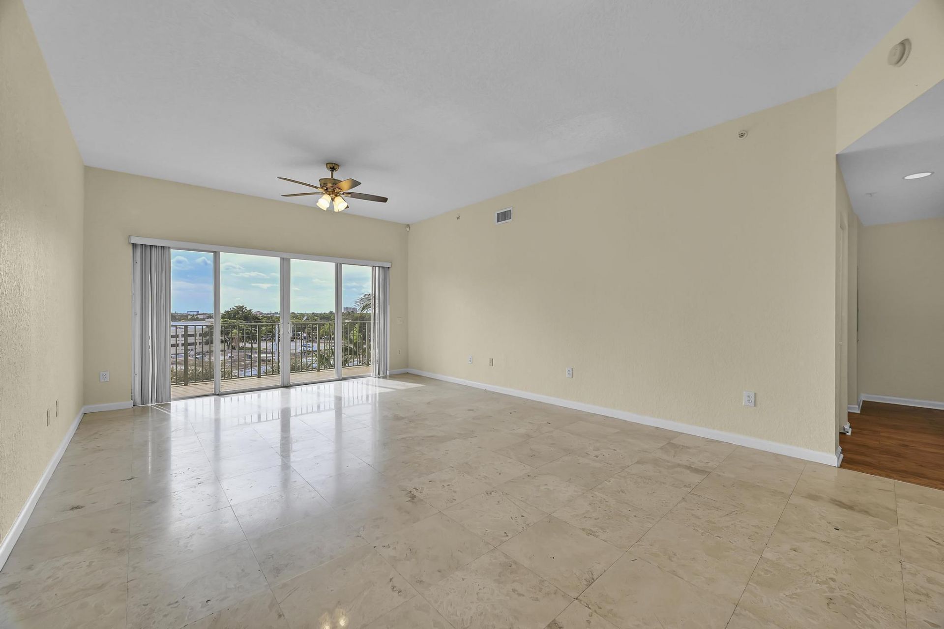 1650 Presidential Way, Unit 504, West Palm Beach, FL 33401 Photo