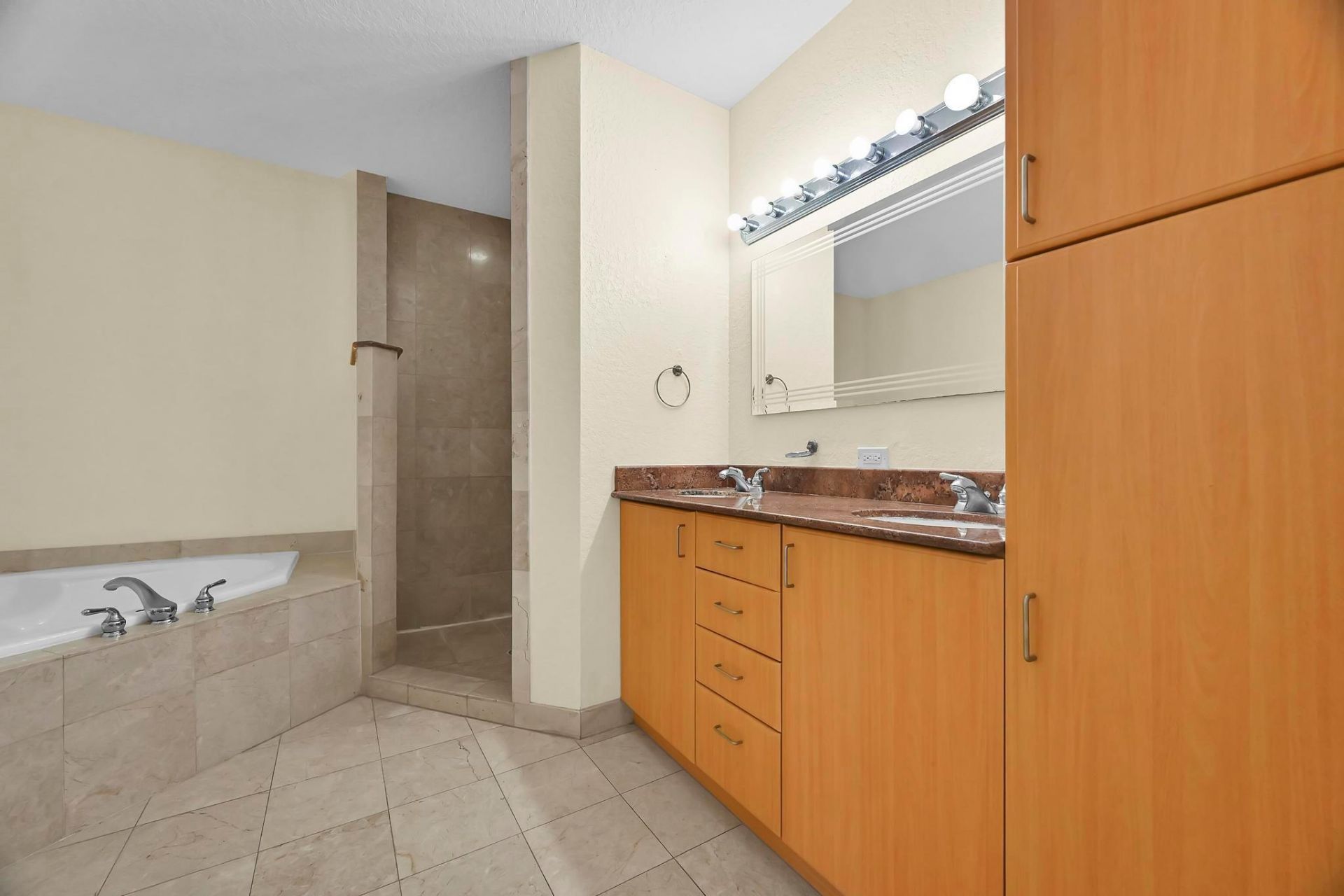 1650 Presidential Way, Unit 504, West Palm Beach, FL 33401 Photo