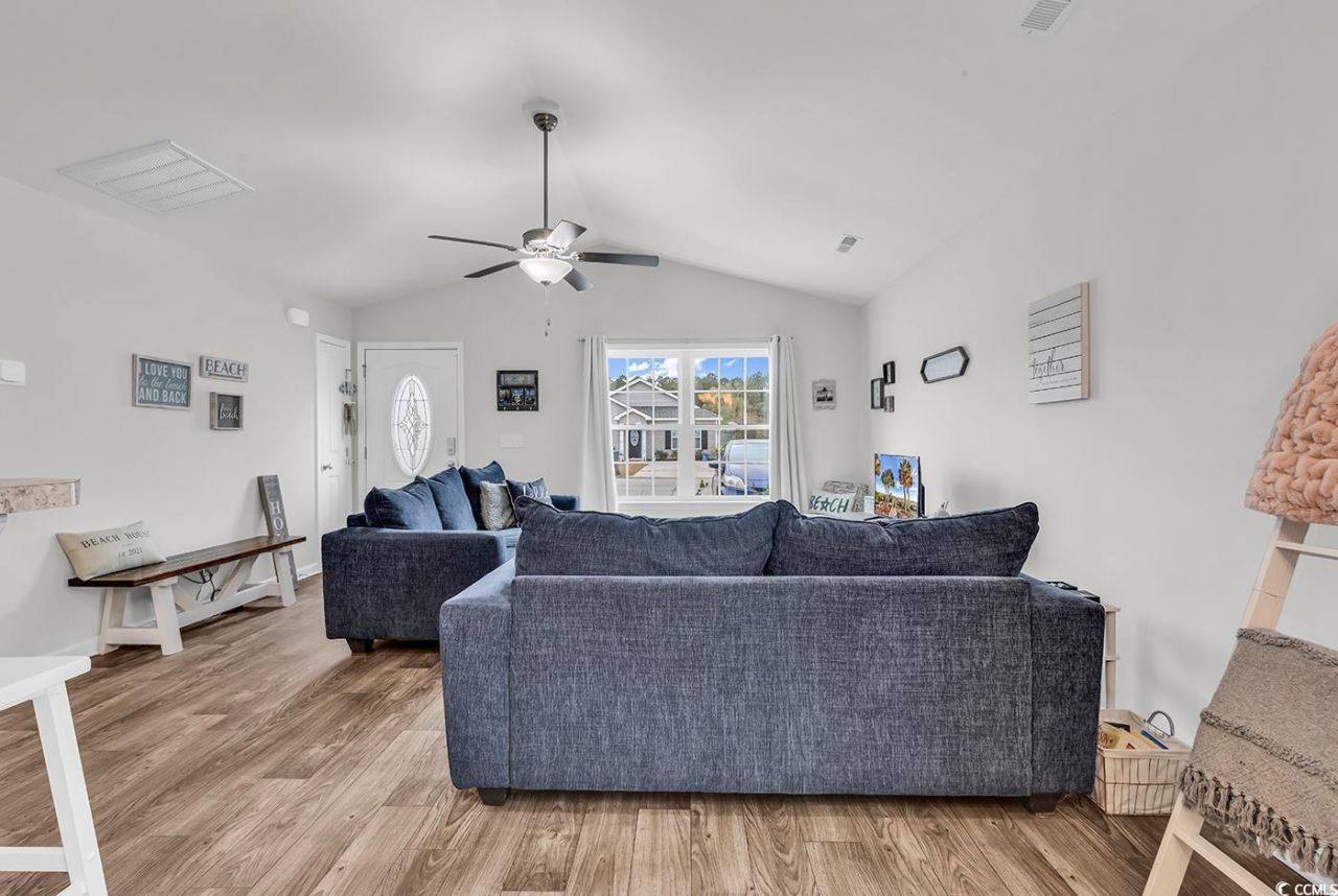 82 Desurrency Ct. Photo 6