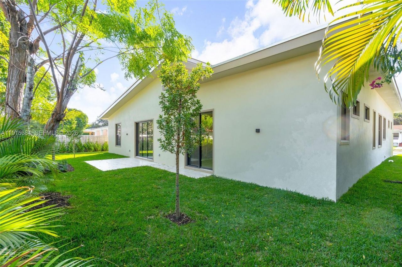 3905 SW 5th St, Coral Gables, FL 33134 Photo