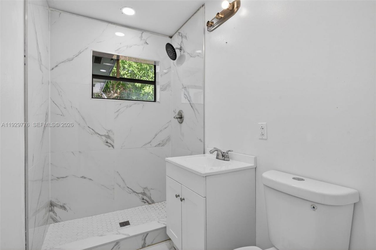 1249 NW 18th St, Fort Lauderdale, FL 33311 Photo