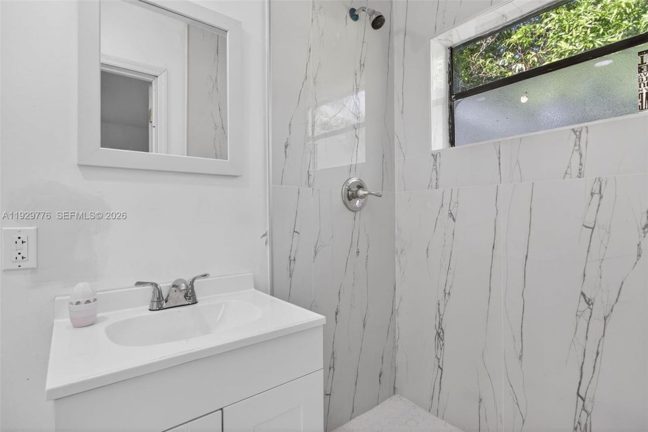 1249 NW 18th St, Fort Lauderdale, FL 33311 Photo