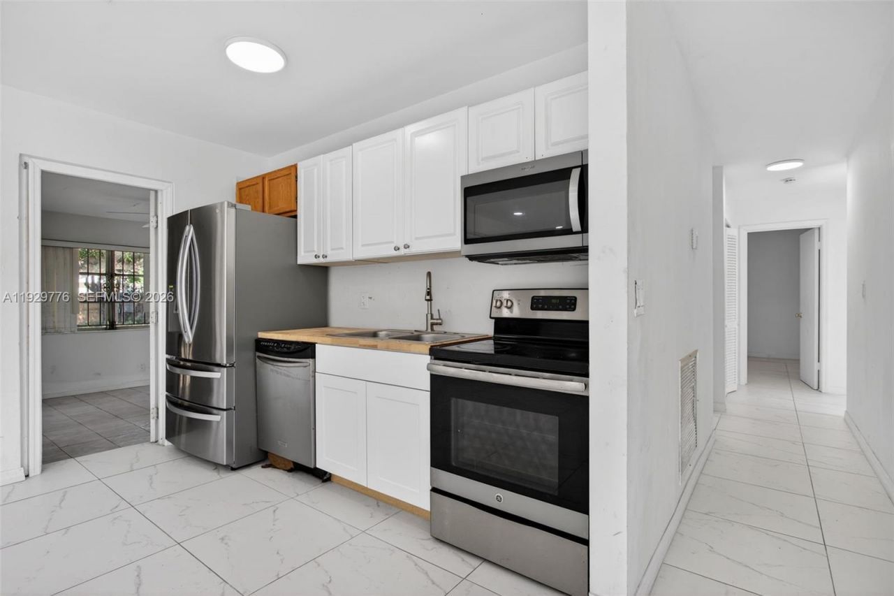 1249 NW 18th St, Fort Lauderdale, FL 33311 Photo