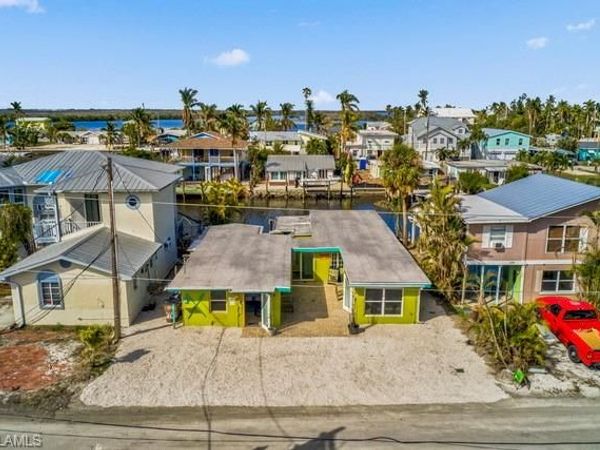 2606 Second ST, MATLACHA, FL 33993