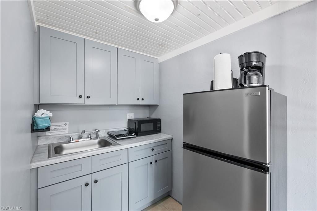 2606 Second St, Matlacha, FL 33993 Photo