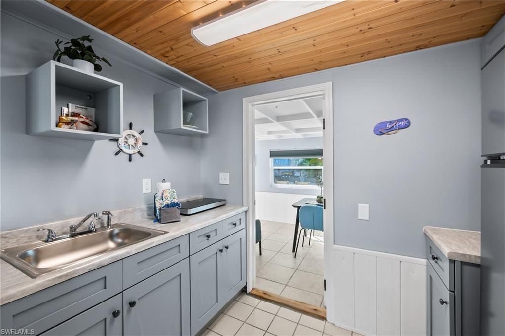 2606 Second St, Matlacha, FL 33993 Photo