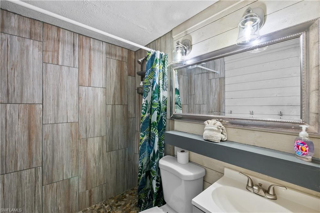 2606 Second St, Matlacha, FL 33993 Photo