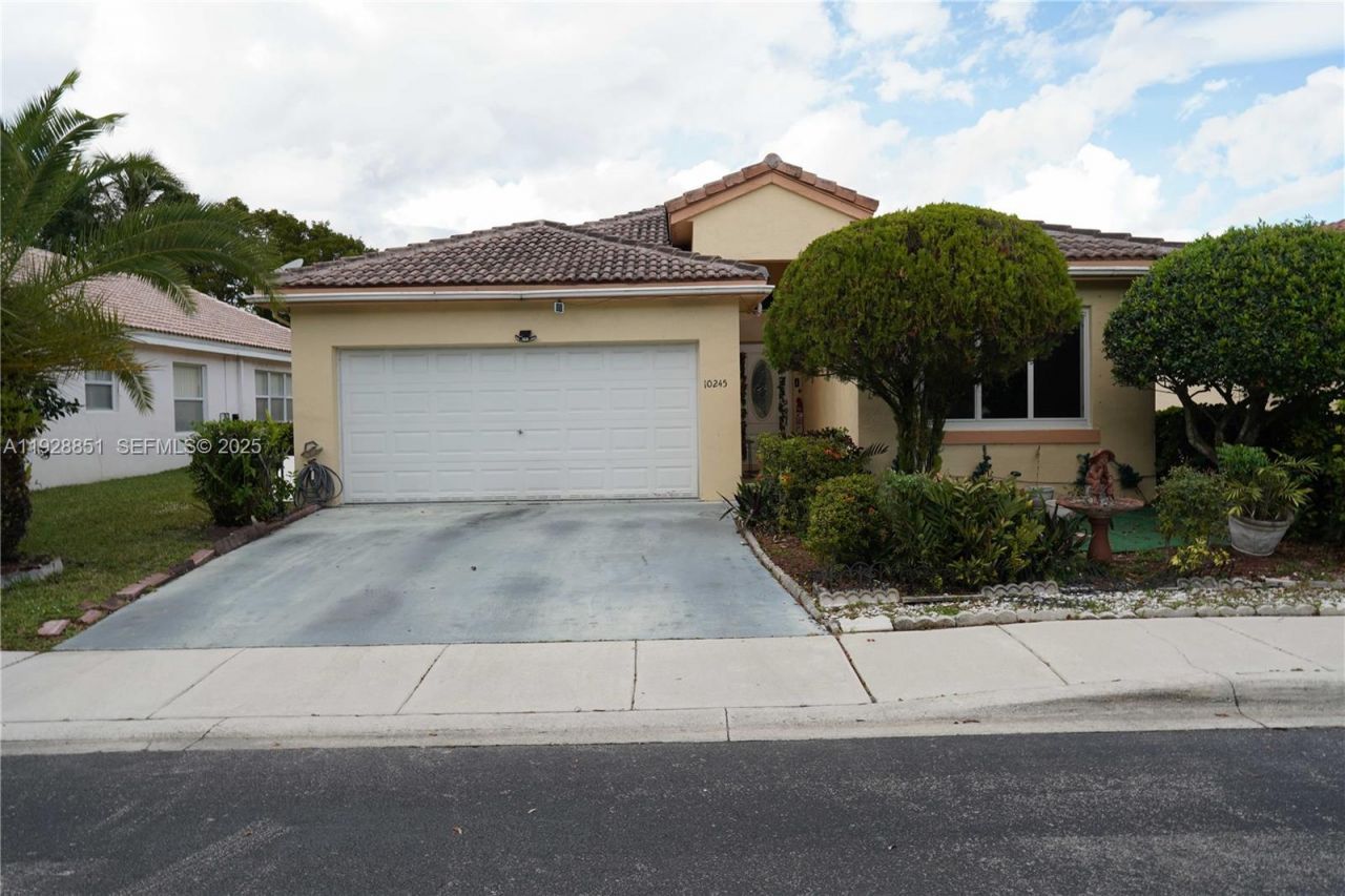 10245 SW 16th Court, Pembroke Pines, FL 33025 Photo